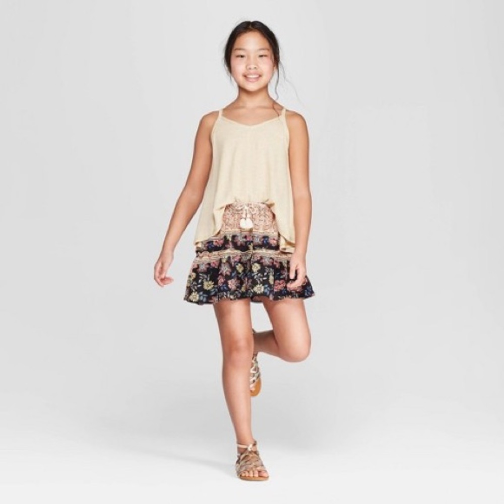 NWOT! Girls Art Class Ruffle Short